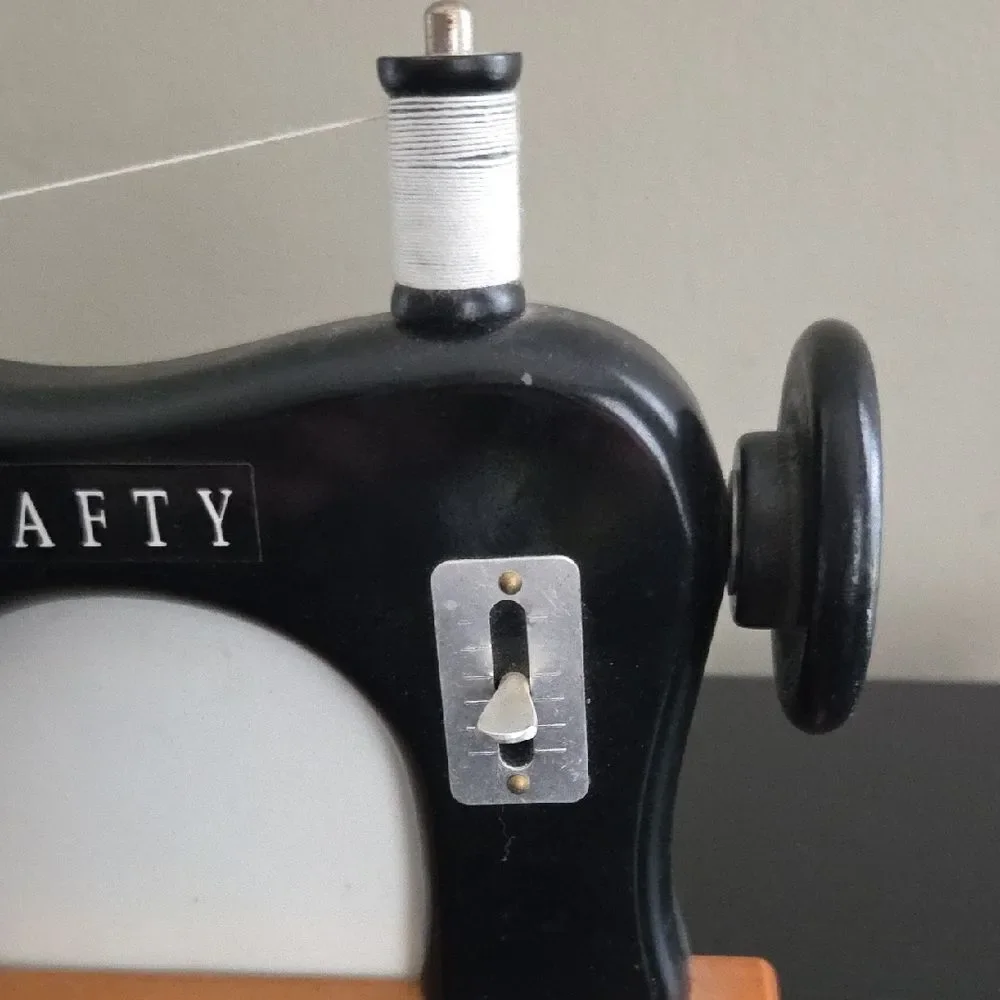 Crafty Black and White Sewing Machine Decor